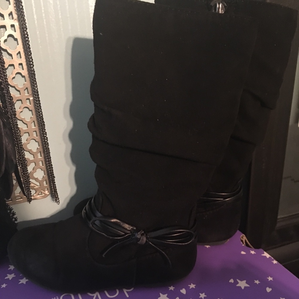 Toddler size 9 Boots